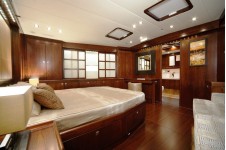 FARANDWIDE - The Master Cabin2